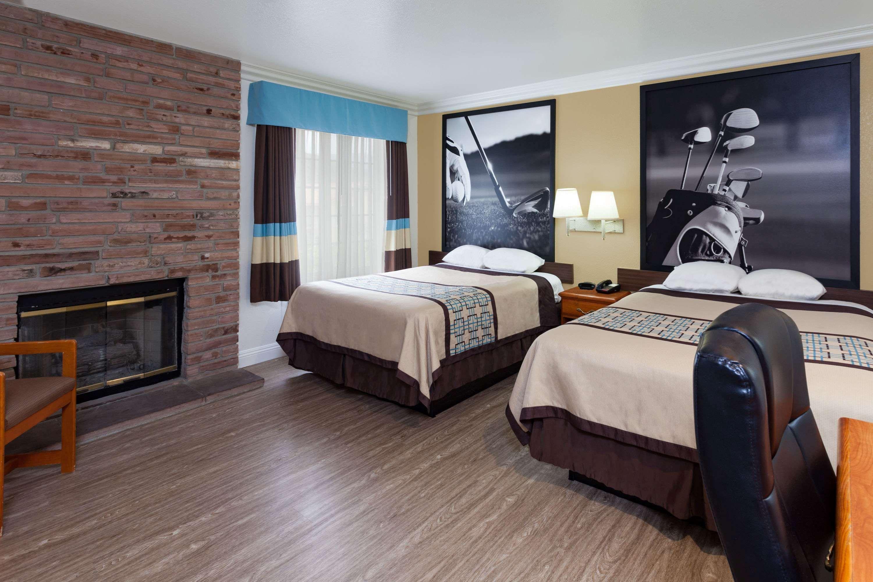 במוטל Super 8 By Wyndham Santa Clarita/Valencia מראה חיצוני תמונה
