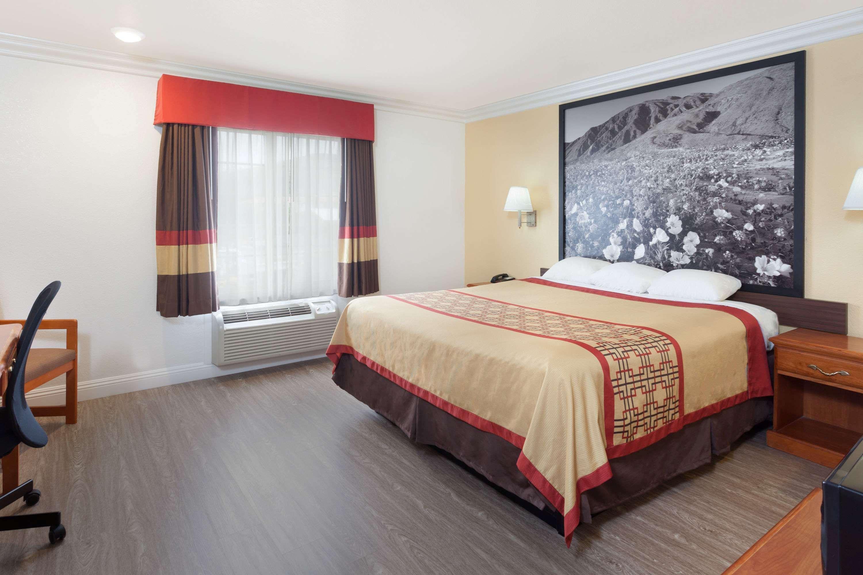 במוטל Super 8 By Wyndham Santa Clarita/Valencia מראה חיצוני תמונה