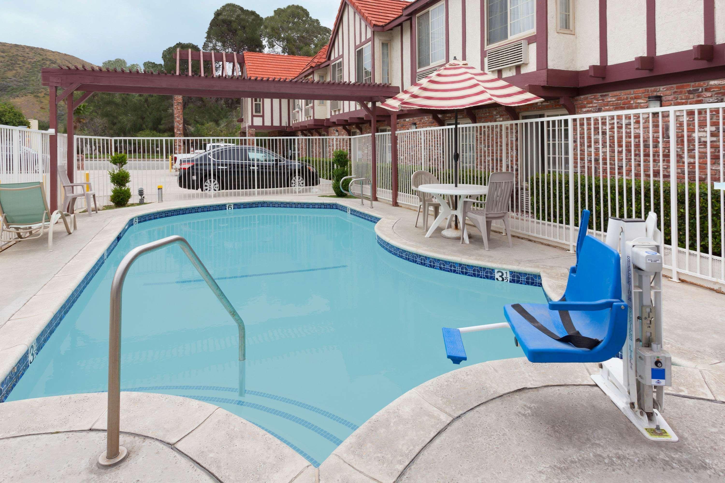 במוטל Super 8 By Wyndham Santa Clarita/Valencia מראה חיצוני תמונה