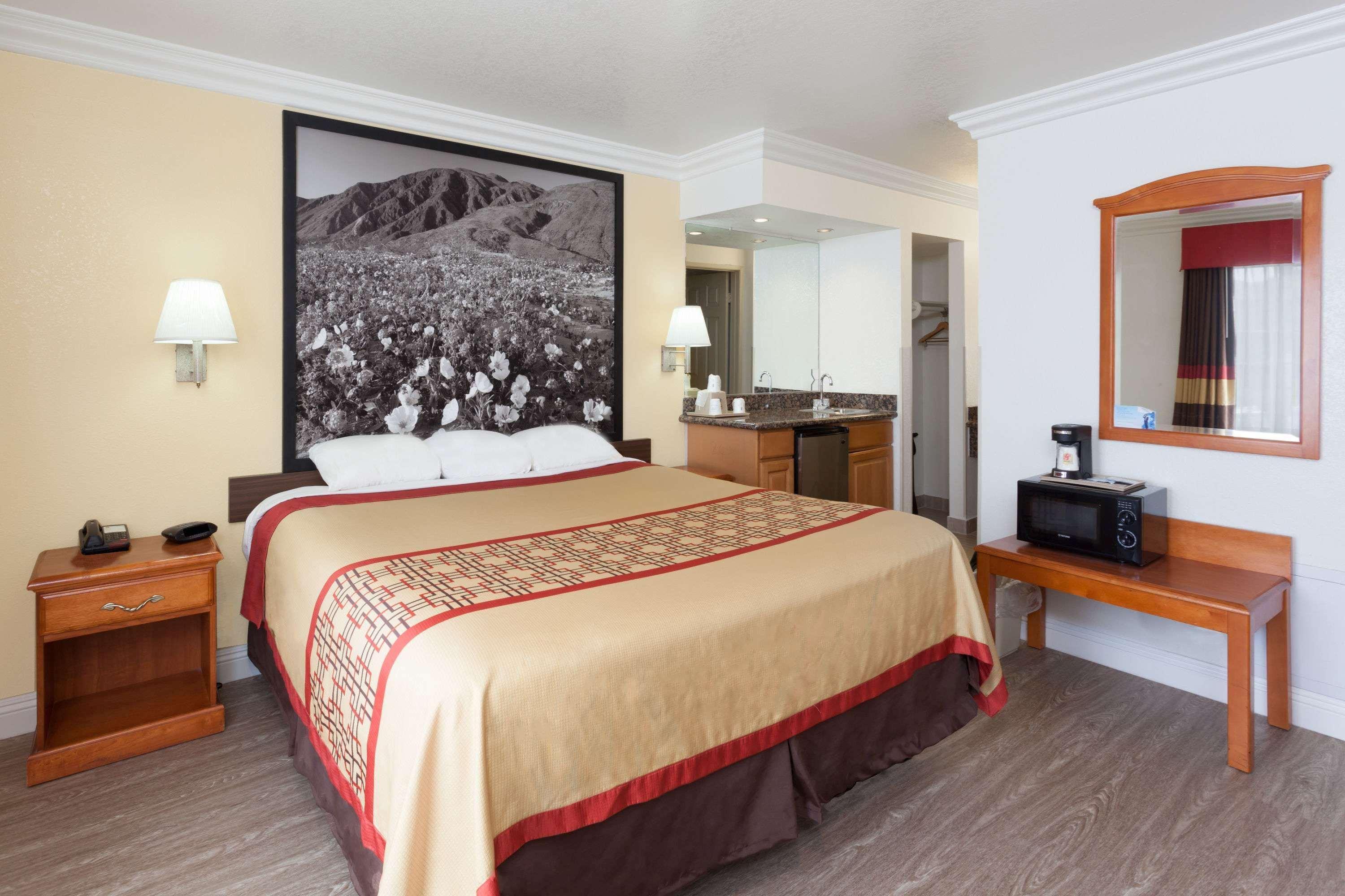 במוטל Super 8 By Wyndham Santa Clarita/Valencia מראה חיצוני תמונה