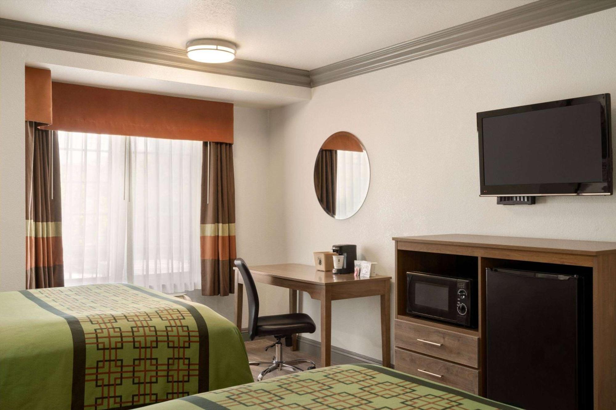 במוטל Super 8 By Wyndham Santa Clarita/Valencia מראה חיצוני תמונה