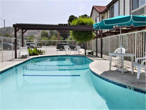 במוטל Super 8 By Wyndham Santa Clarita/Valencia מתקנים תמונה